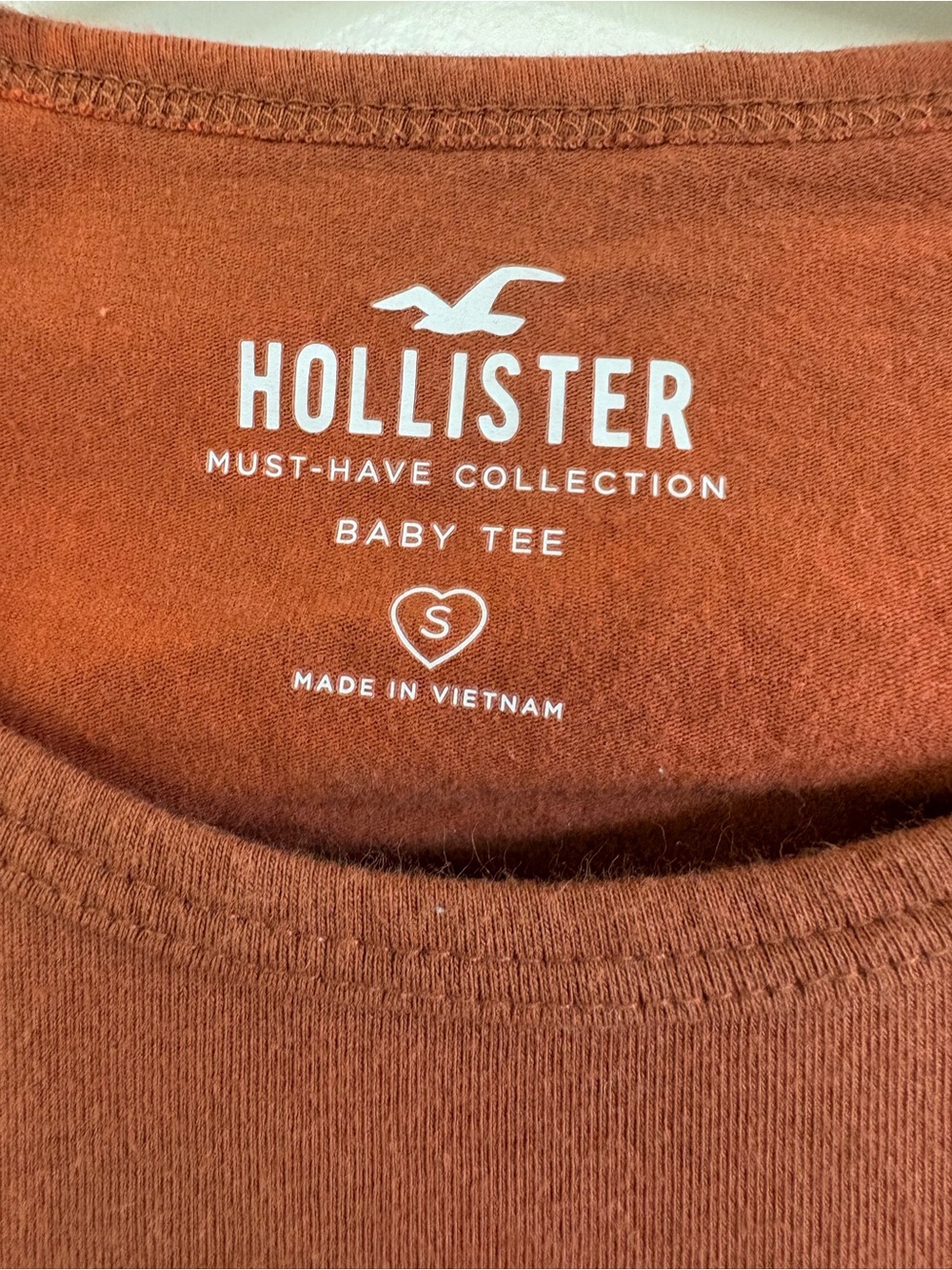 Women's Ruched Drawstring Crop Tee - Rust Brown - Picture 2 of 3